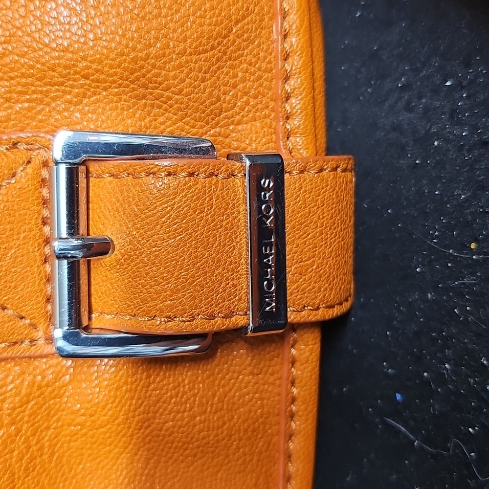 MICHAEL KORS ORANGE BUCKLE FLAP SHOULDER BAG BFPM-03-044 - Picture 2 of 8